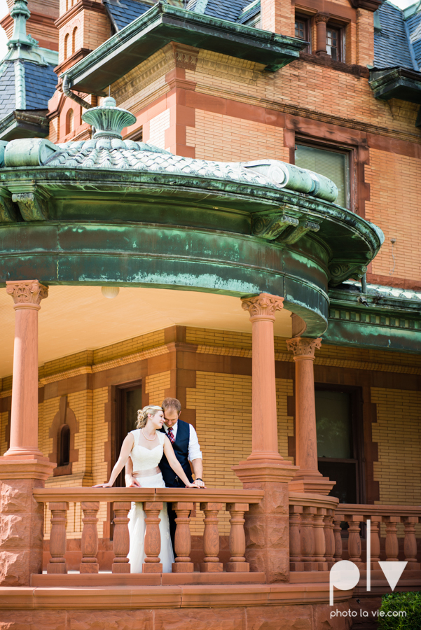 Samantha Arild Ben Wedding Fort Worth Marty Leonard Chapel Ball Eddleman House red lace architecture apple navy Sarah Whittaker Photo La Vie-54.JPG