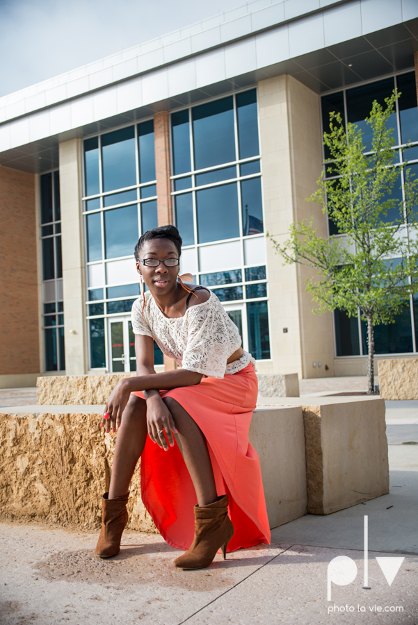 Nyeisha Graduation Portrait Session coral cap gown campus UTA texas Photo La Vie by Sarah Whittaker-5.JPG