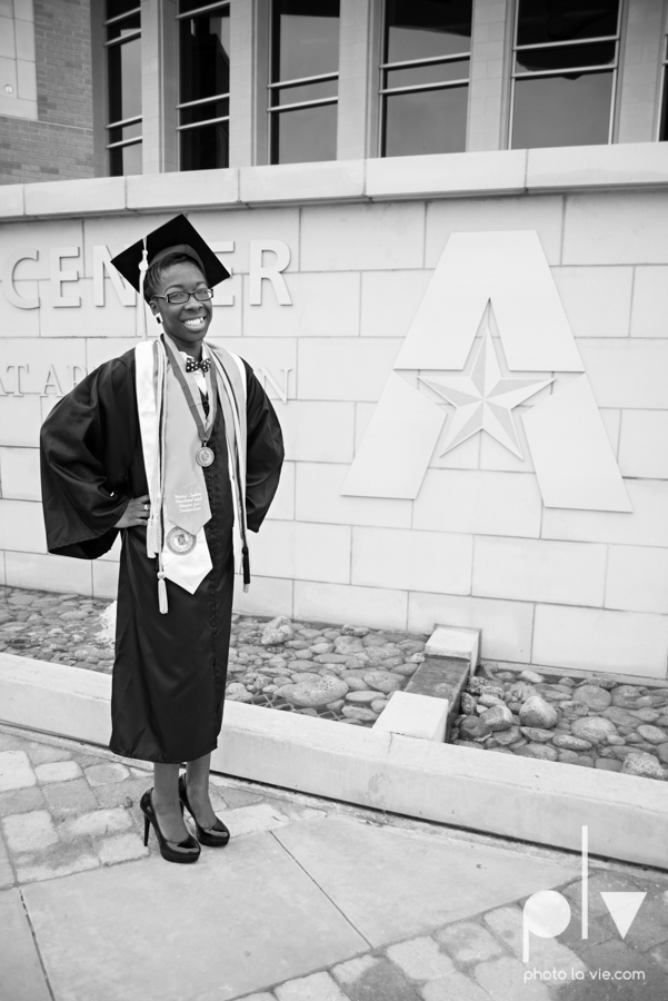 Nyeisha Graduation Portrait Session coral cap gown campus UTA texas Photo La Vie by Sarah Whittaker-15.JPG