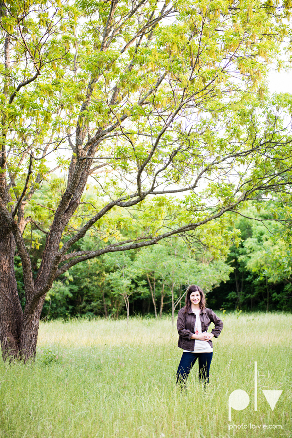 Senior Portrait session karah Woods Chapel vintage white girl texas Oliver Park nature field tree log pond worship sing Sarah Whittaker Photo La Vie-9.JPG