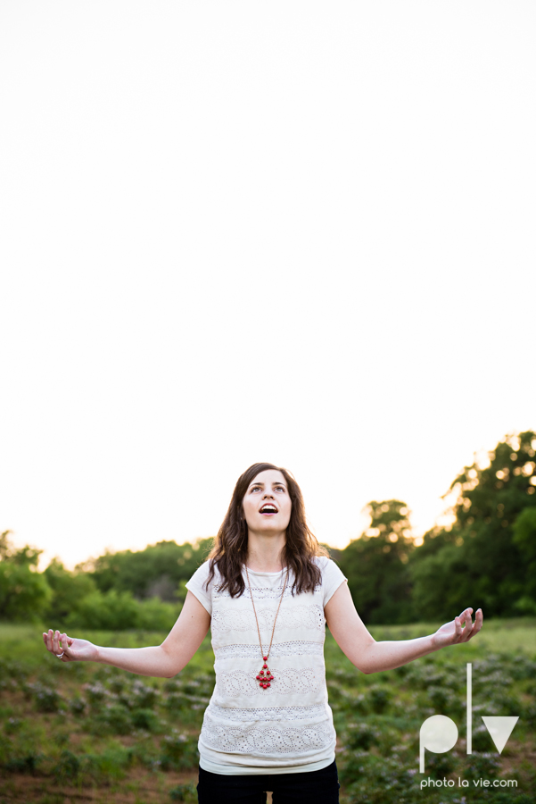 Senior Portrait session karah Woods Chapel vintage white girl texas Oliver Park nature field tree log pond worship sing Sarah Whittaker Photo La Vie-15.JPG