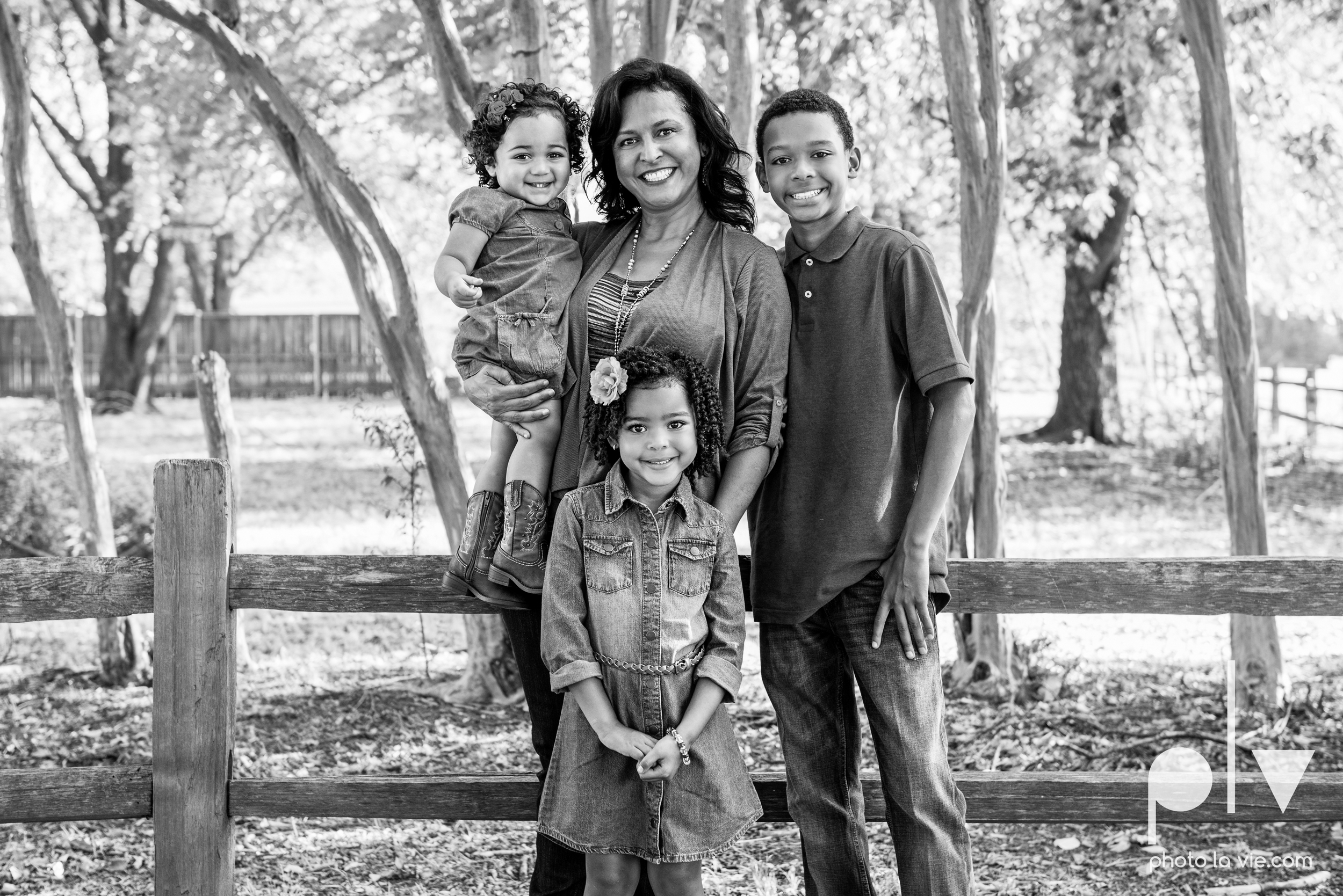 Family Mini Session Arlington Texas DFW photography portraits colors blending outfits fall autumn Sarah Whittaker Photo La Vie-6.JPG