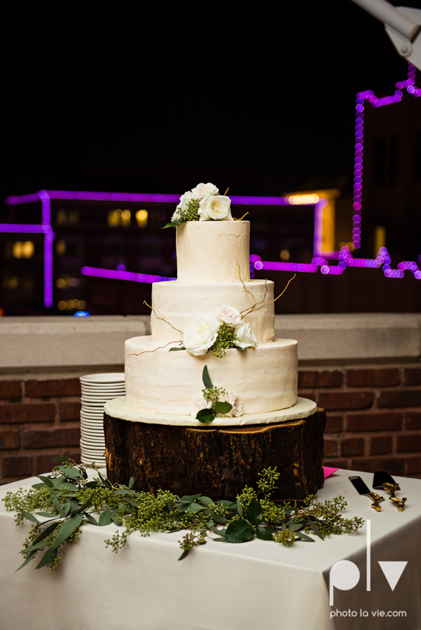 Fort Worth DFW Wedding photography downtown St Patricks Cathedral Ettas Place The Reata Rooftop Lip Service Creme de le Creme lace gold Sarah Whittaker Photo La Vie-48.JPG