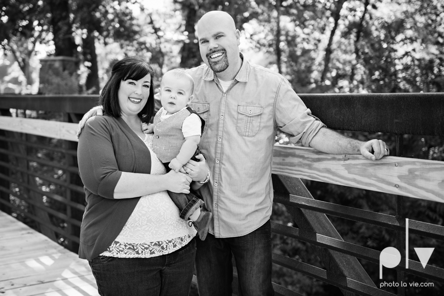 Fall Mini Session October Oliver Nature Park Center Mansfield Texas bridge outdoors kids Sarah Whittaker Photo La Vie-1.JPG