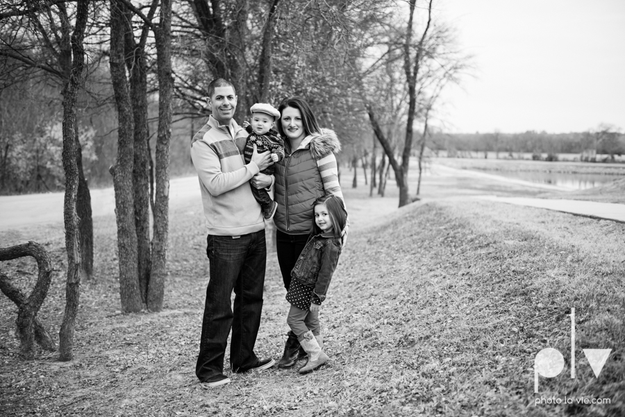 Portrait Session DFW Fort Worth photography family children kids outdoors fall christmas red bow hat fence field trees Sarah Whittaker Photo La Vie-5.JPG