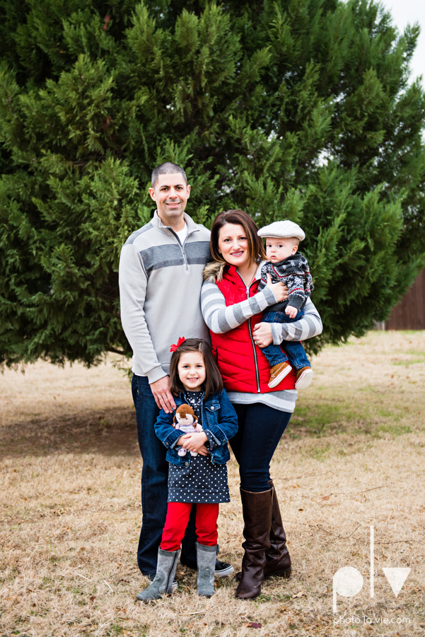 Portrait Session DFW Fort Worth photography family children kids outdoors fall christmas red bow hat fence field trees Sarah Whittaker Photo La Vie-1.JPG