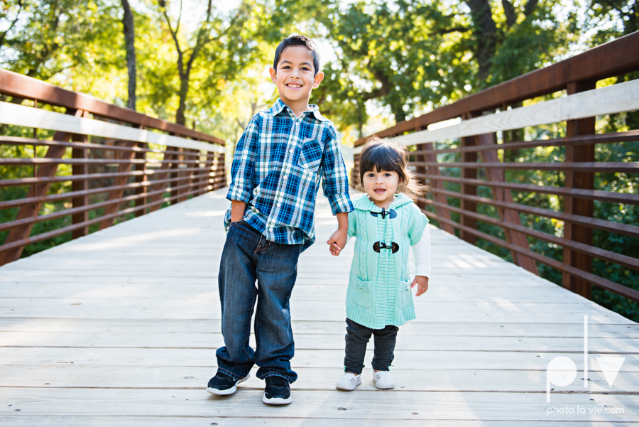 Fall Mini Session October Oliver Nature Park Center Mansfield Texas bridge outdoors kids Sarah Whittaker Photo La Vie-1.JPG