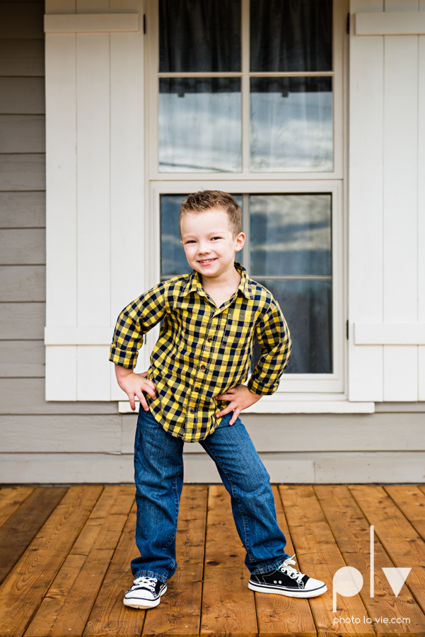 Fall Autumn mini sessions photography portrait family Fort Worth DFW Texas Van Zandt Cottage outdoors trees field fence Sarah Whittaker Photo La Vie-5.JPG