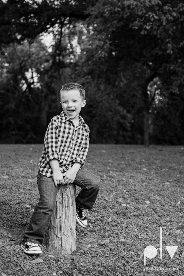 Fall Autumn mini sessions photography portrait family Fort Worth DFW Texas Van Zandt Cottage outdoors trees field fence Sarah Whittaker Photo La Vie-8.JPG