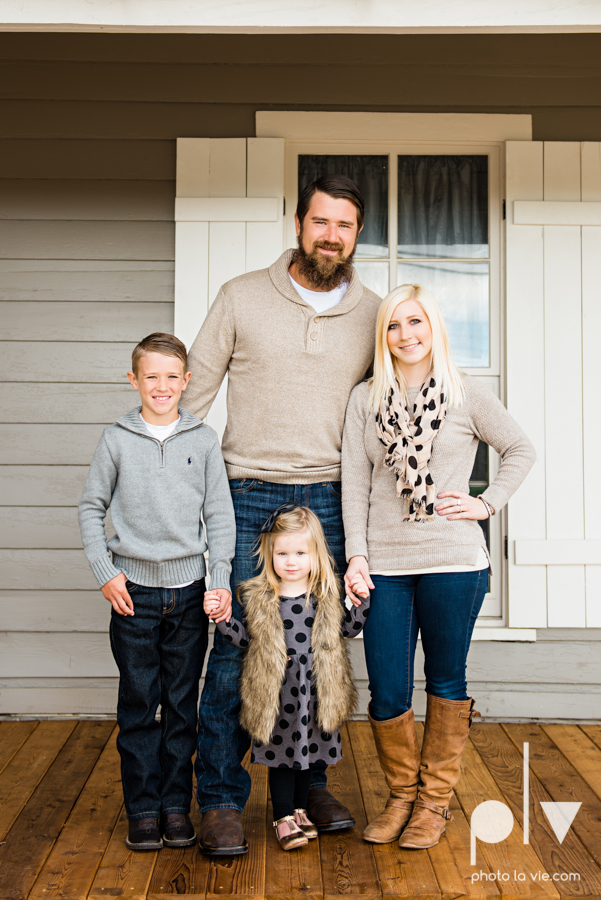 Fall Autumn mini sessions photography portrait family Fort Worth DFW Texas Van Zandt Cottage outdoors trees field fence Sarah Whittaker Photo La Vie-1.JPG