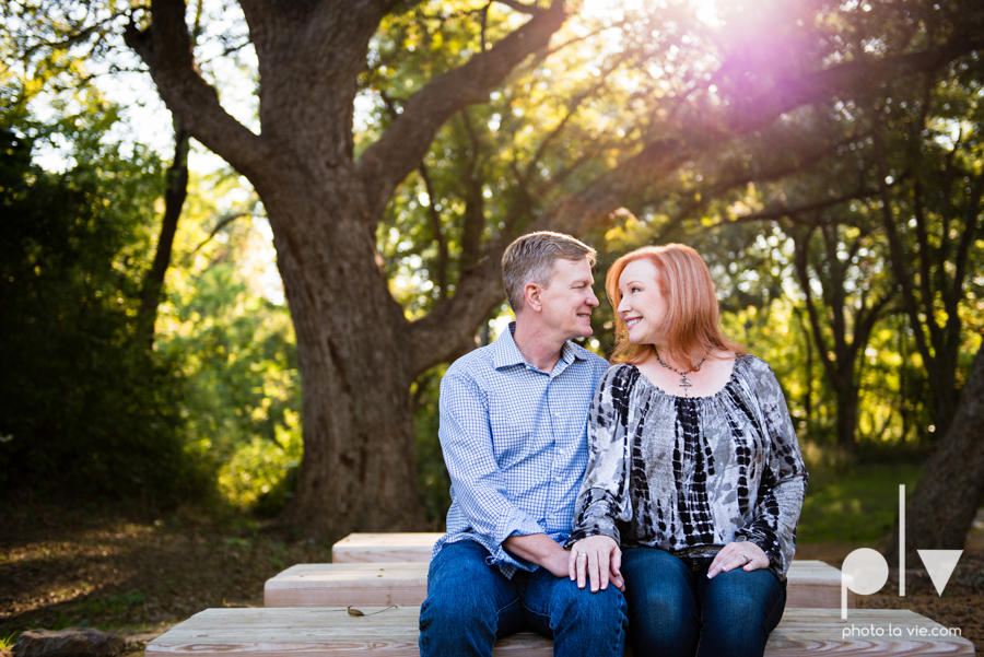 Fall Mini Session October Oliver Nature Park Center Mansfield Texas bridge outdoors kids Sarah Whittaker Photo La Vie-3.JPG