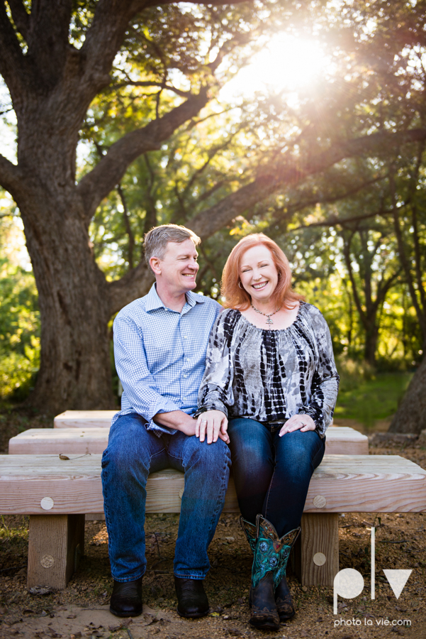 Fall Mini Session October Oliver Nature Park Center Mansfield Texas bridge outdoors kids Sarah Whittaker Photo La Vie-4.JPG