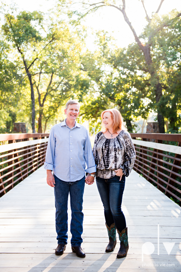 Fall Mini Session October Oliver Nature Park Center Mansfield Texas bridge outdoors kids Sarah Whittaker Photo La Vie-7.JPG