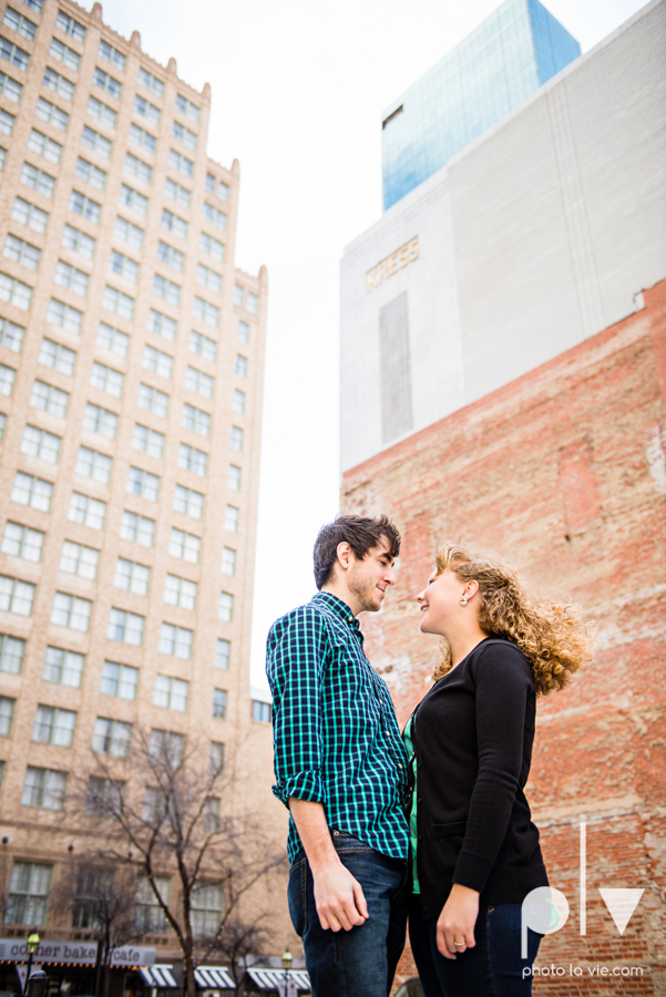 Marie Cord Fort Worth Engagement session Modern Art Museum Kimbell Piano architecture downtown urban wall wedding Sarah Whittaker Photo La Vie-14.JPG