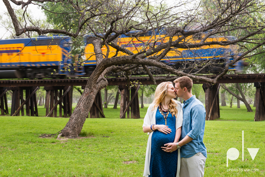 Dickard mini maternity session blue boy conrad outdoors Trinity Park spring summer tree field train tracks blur baby Sarah Whittaker Photo La Vie-8.JPG