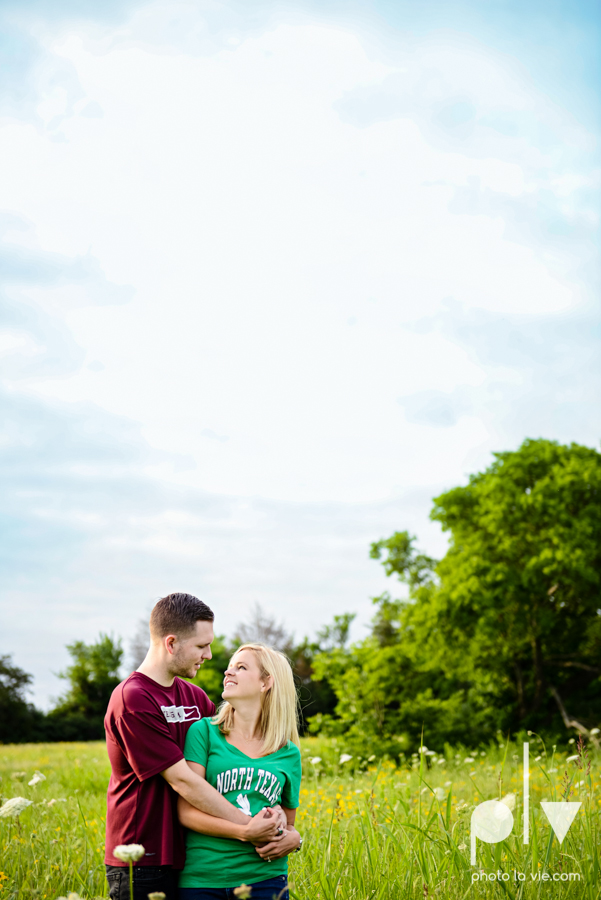 Amanda Danny engagement session photographer DFW Dallas Texas TX Hunt Hill Bridge skyline sunset White Rock Lake pier dock field Sarah Whittaker Photo La Vie-11.JPG