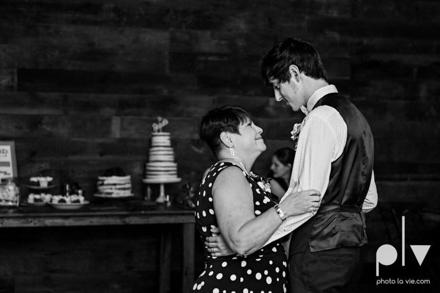 Marie Cord wedding Georgetown Union on Eighth Texas architecture modern vintage industrial books thegoodreads read Sarah Whittaker Photo La Vie-83.JPG