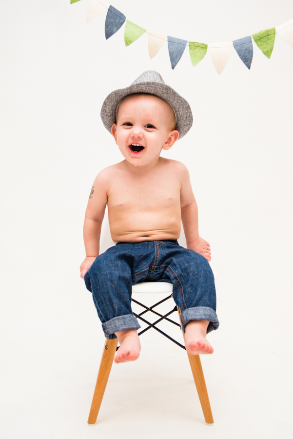 Photo La Vie Sarah Whittaker family children photographer photography DFW Dallas Fort Worth first birthday boy smash cake studio banner -2.JPG