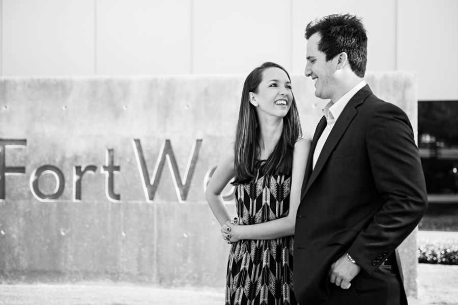 Photo La Vie Sarah Whittaker wedding photographer engagement photography DFW Dallas Fort Worth downtown sundance square fort worth modern art museum couple summer-3.JPG