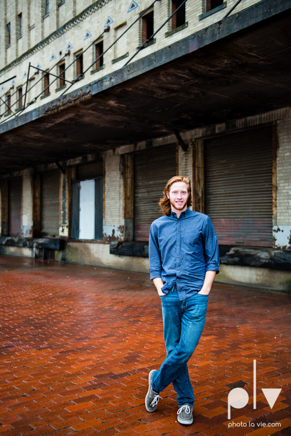Twin gingers red hair head boys brothers senior photos fort worth downtown sundance square trinity park T&P building Sarah Whittaker Photo La Vie-12.JPG