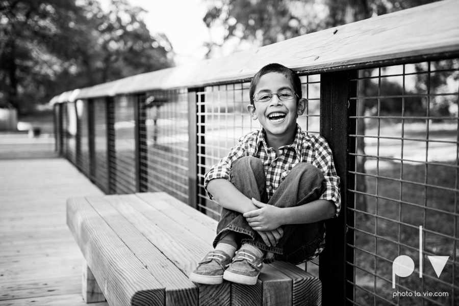 Family mini session Mansfield Oliver Nature Park Texas fall outdoors children siblings small young mom Sarah Whittaker Photo La Vie-4.JPG