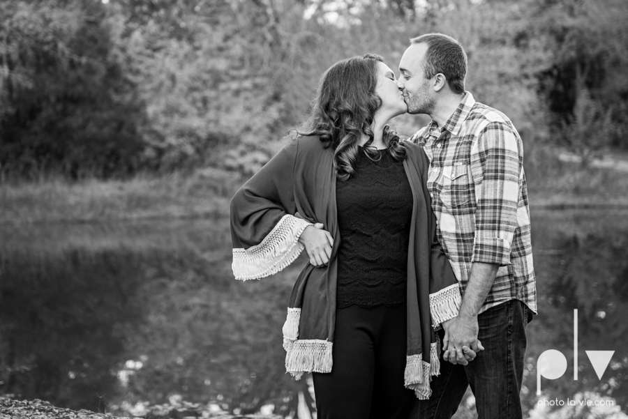 Family mini session Mansfield Oliver Nature Park Texas fall outdoors children siblings small young mom Sarah Whittaker Photo La Vie-10.JPG