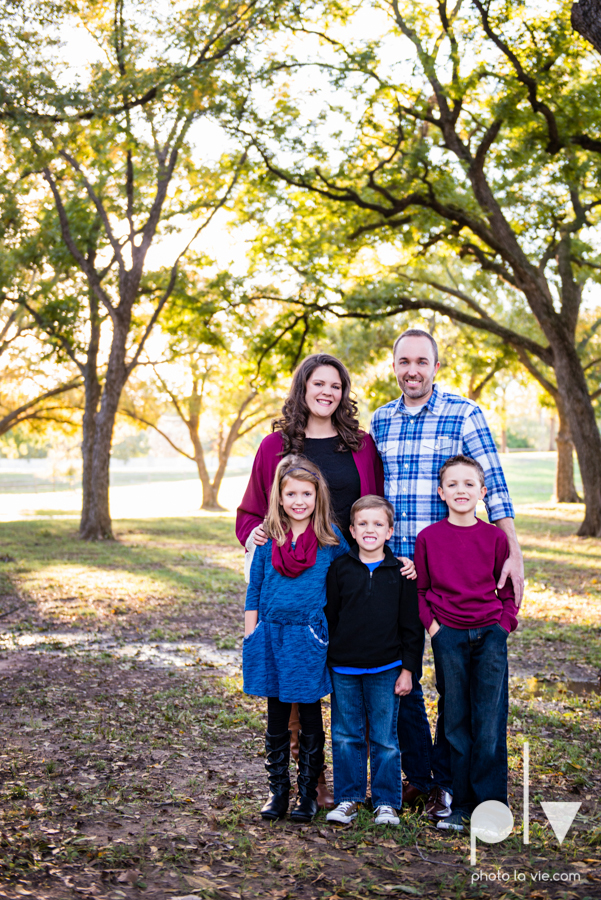 Family mini session Mansfield Oliver Nature Park Texas fall outdoors children siblings small young mom Sarah Whittaker Photo La Vie-1.JPG