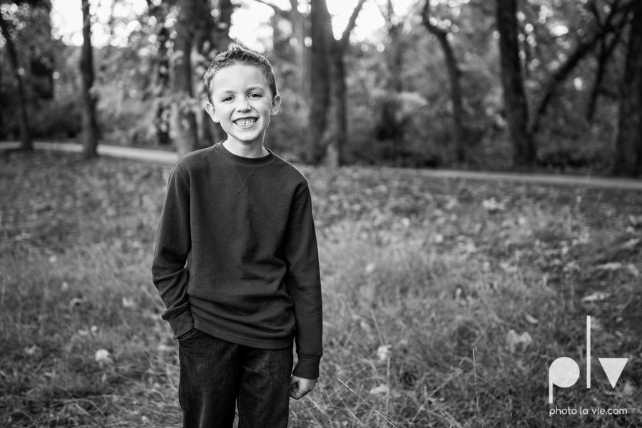 Family mini session Mansfield Oliver Nature Park Texas fall outdoors children siblings small young mom Sarah Whittaker Photo La Vie-5.JPG