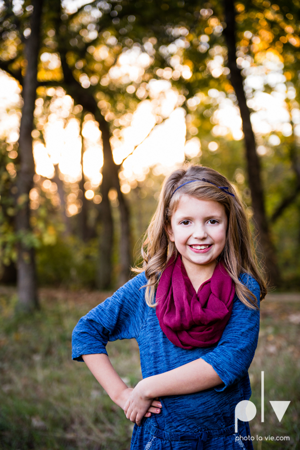 Family mini session Mansfield Oliver Nature Park Texas fall outdoors children siblings small young mom Sarah Whittaker Photo La Vie-6.JPG