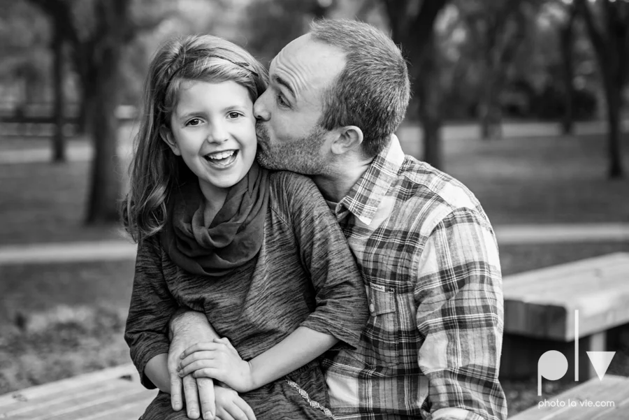 Family mini session Mansfield Oliver Nature Park Texas fall outdoors children siblings small young mom Sarah Whittaker Photo La Vie-8.JPG