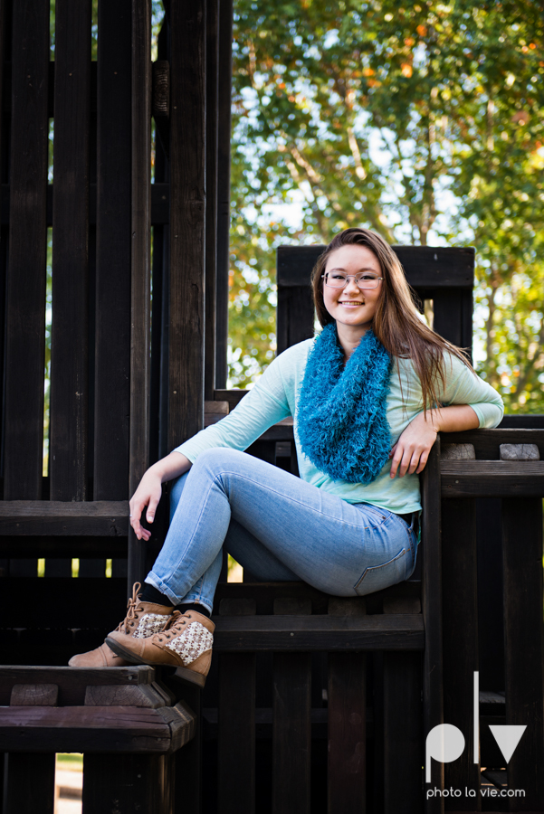 Belle senior session photos dfw Dallas park DBU campus fall winter autumn girl blue Sarah Whittaker Photo La Vie-2.JPG