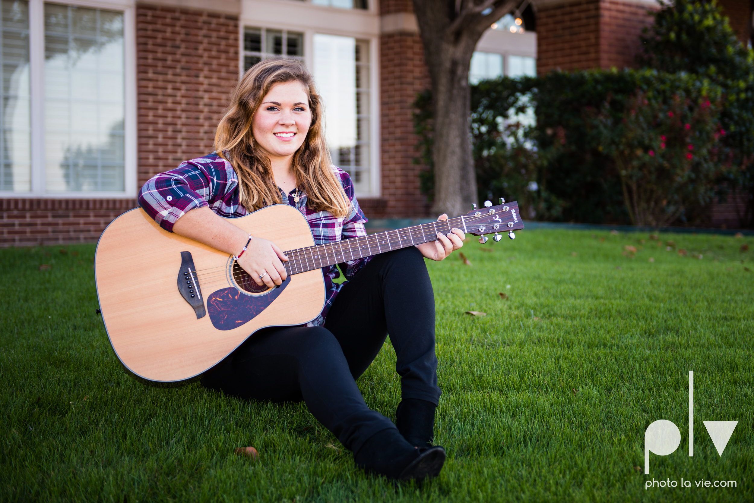 Abi senior session photo DBU dallas dfw texas girl high school campus fall winter plaid dress purple guitar Sarah Whittaker Photo La Vie-8.JPG