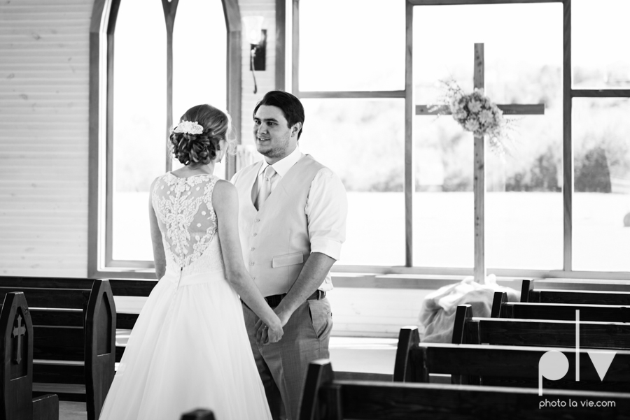 demi keith wedding married the brooks at weatherford texas dfw lace outdoor cow spring summer Sarah Whittaker Photo La Vie-10.JPG