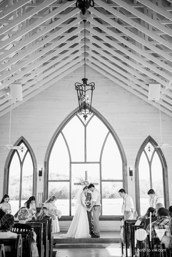 demi keith wedding married the brooks at weatherford texas dfw lace outdoor cow spring summer Sarah Whittaker Photo La Vie-51.JPG