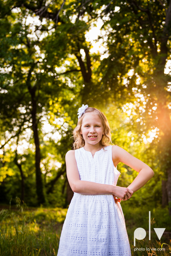 sisters girls children siblings mansfield texas park oliver nature spring mini session Sarah Whittaker Photo La Vie-3.JPG