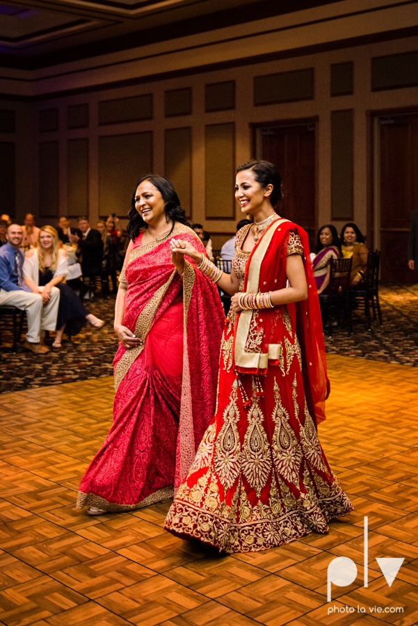 Debbie Trevor wedding ruthe jackson center dfw texas multicultural indian india traditional christian lights Sarah Whittaker Photo La Vie-32.JPG