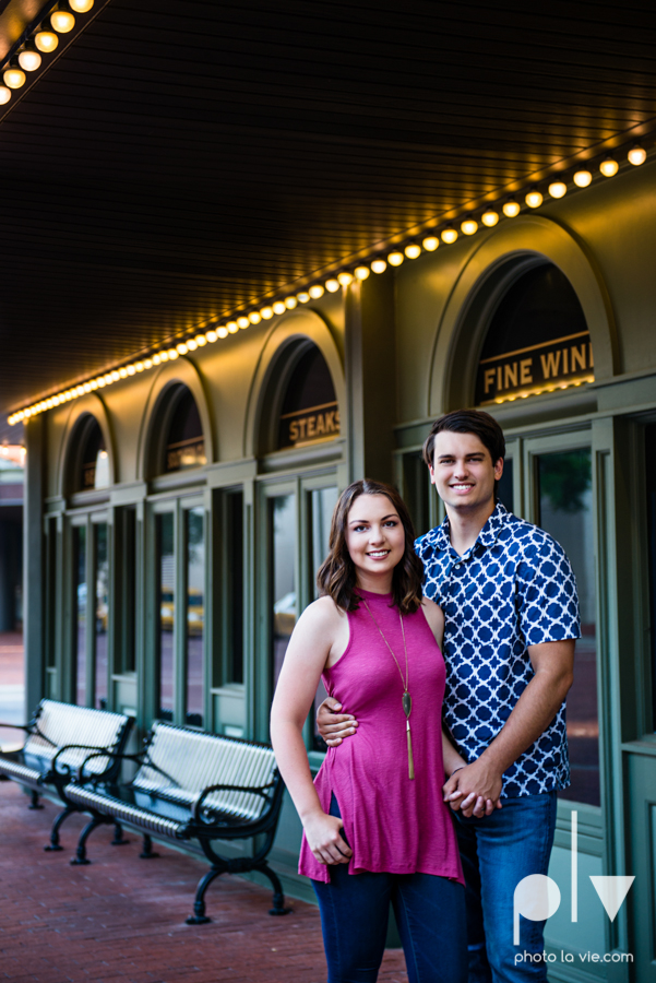 Doobie Kate downtown fort worth anniversary session mini pink blue couple urban walls vintage historic cowtown sarah whittaker Photo La Vie-3.JPG