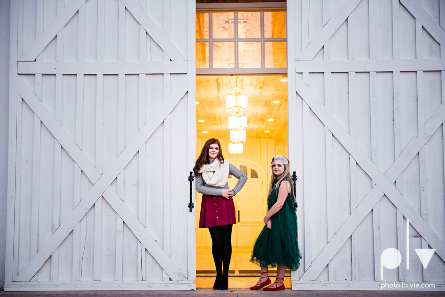 King sisters girls teens quinlan texas white sparrow barn outdoors holiday christmas session Sarah Whittaker Photo La Vie-10.JPG