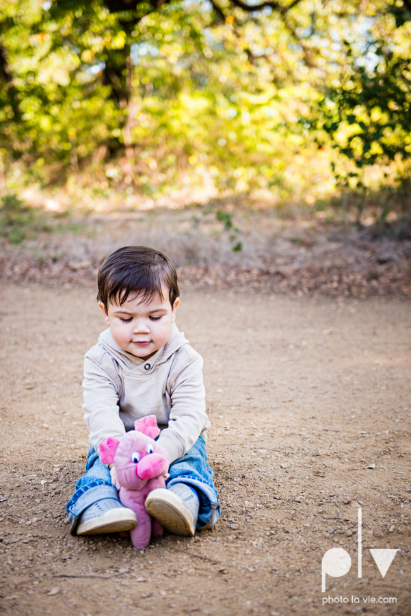 Valdez family mini session mansfield texas oliver nature park fall winter christmas photos photographer children sibilings boy blue Sarah Whittaker Photo La Vie-4.JPG