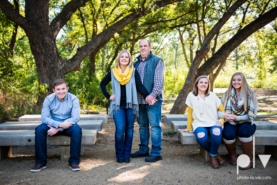 Turner family mini session mansfield texas oliver nature park fall winter christmas photos photographer children sibilings boy girl yellow blue Sarah Whittaker Photo La Vie-6.JPG