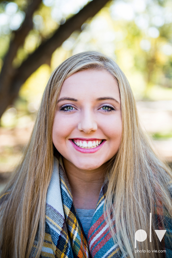 Turner family mini session mansfield texas oliver nature park fall winter christmas photos photographer children sibilings boy girl yellow blue Sarah Whittaker Photo La Vie-9.JPG