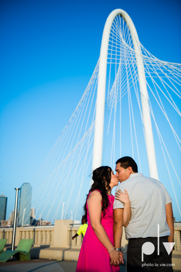 DFW engagement session Dallas hunt hill bridge pedestrian bridge University of Dallas couple DU summer Photo La Vie-17.JPG