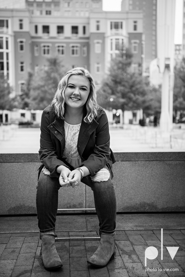 Senior session downtown fort worth water gardens DFW texas flute band urban skyrise sundance square philip johnson fall autumn Sarah Whittaker Photo La Vie-1.JPG