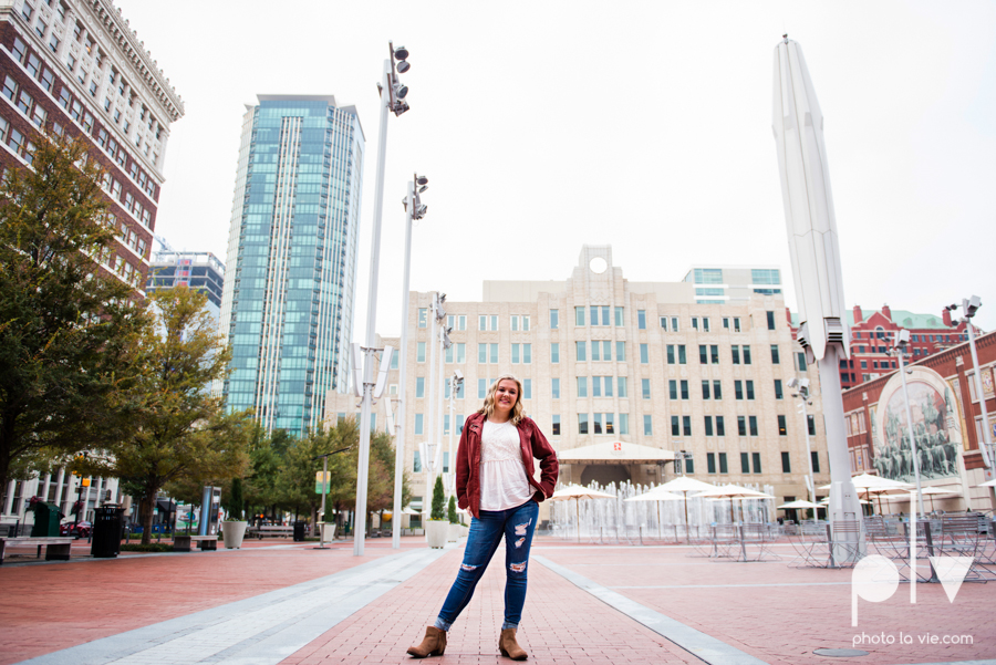 Senior session downtown fort worth water gardens DFW texas flute band urban skyrise sundance square philip johnson fall autumn Sarah Whittaker Photo La Vie-3.JPG