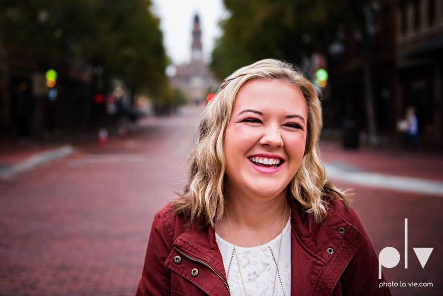 Senior session downtown fort worth water gardens DFW texas flute band urban skyrise sundance square philip johnson fall autumn Sarah Whittaker Photo La Vie-9.JPG