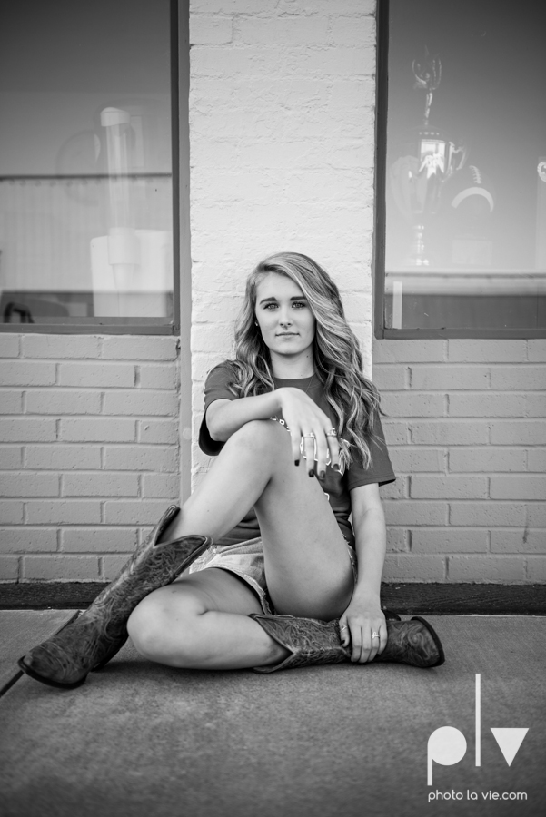 senior session fall golden hour high school back lit bridge boots downtown mansfield texas oliver nature park autumn summer vibes Sarah Whittaker Photo La Vie-10.JPG