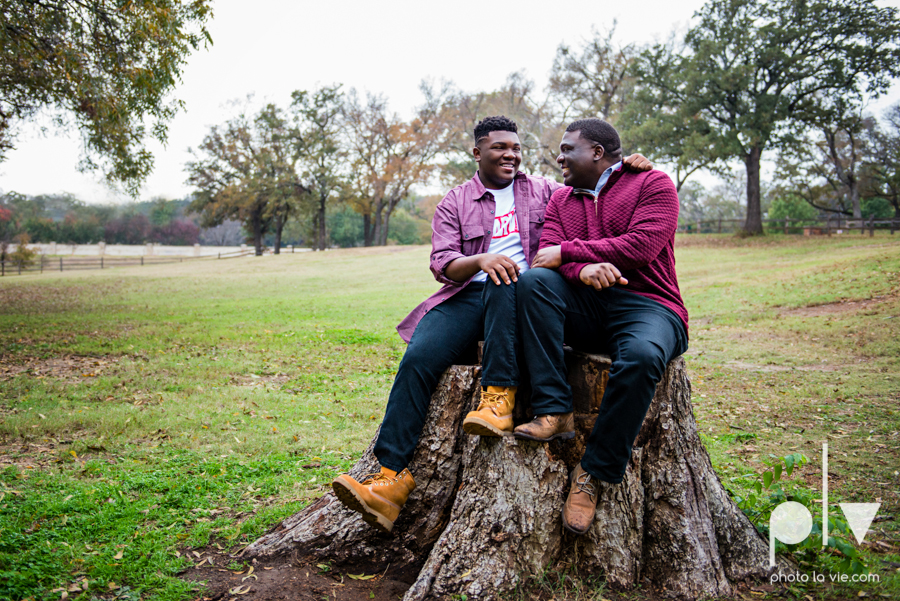 family mini session Oliver nature park mansfield texas children siblings kids couple teens tweens boy girl african american black purple outfits style Sarah Whittaker Photo La Vie-9.JPG