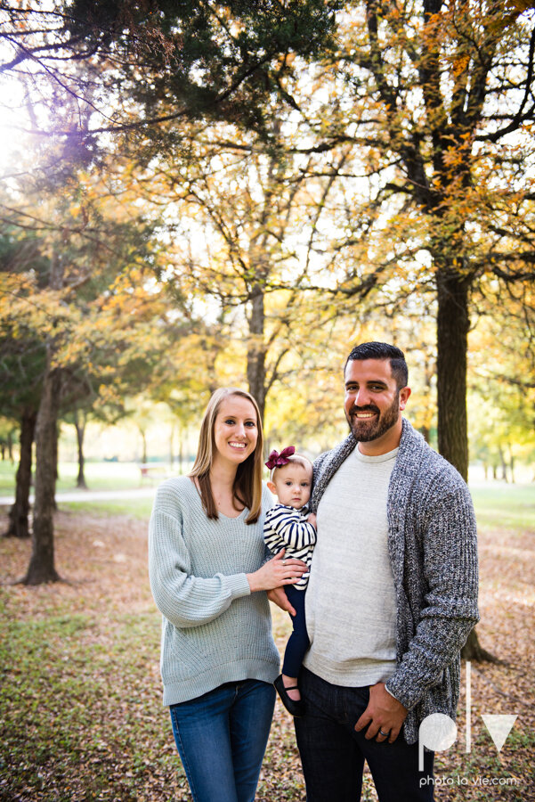 family session fall baby one year outdoors outside sweaters leaves park ennis texas photography sarah whittaker photo la vie-1.JPG