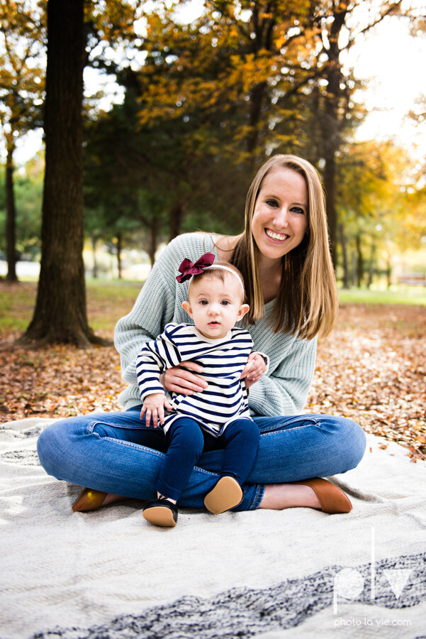 family session fall baby one year outdoors outside sweaters leaves park ennis texas photography sarah whittaker photo la vie-5.JPG