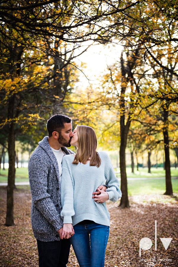 family session fall baby one year outdoors outside sweaters leaves park ennis texas photography sarah whittaker photo la vie-8.JPG